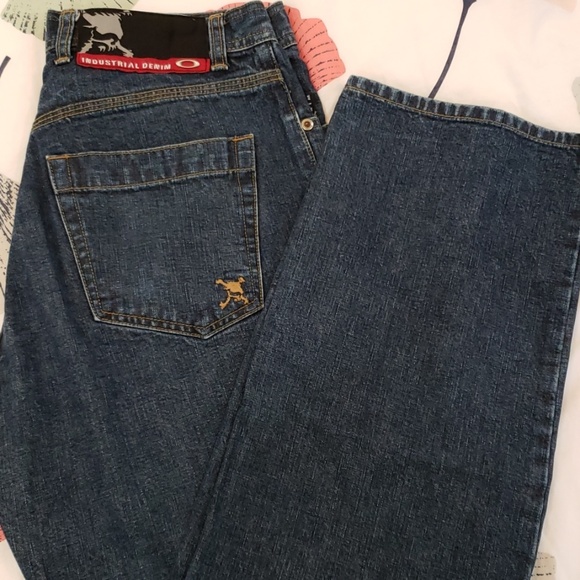 Oakley Jeans - Picture 1 of 3